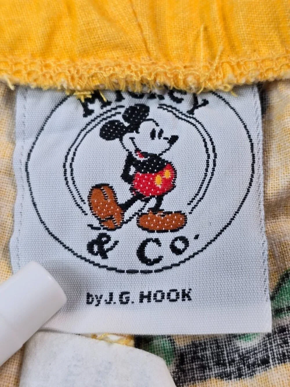 Vintage Disney Mickey & Co Large Yellow Red Star Print Drawstring Shorts